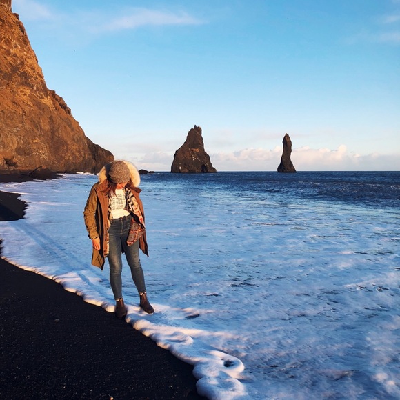 Meet your Posher, Taylor - Picture 3 of 3